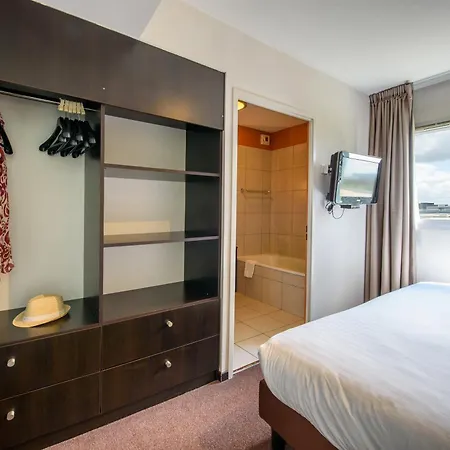 Zenitude Hôtel-résidences Le Parc De L'escale Hotel 4*